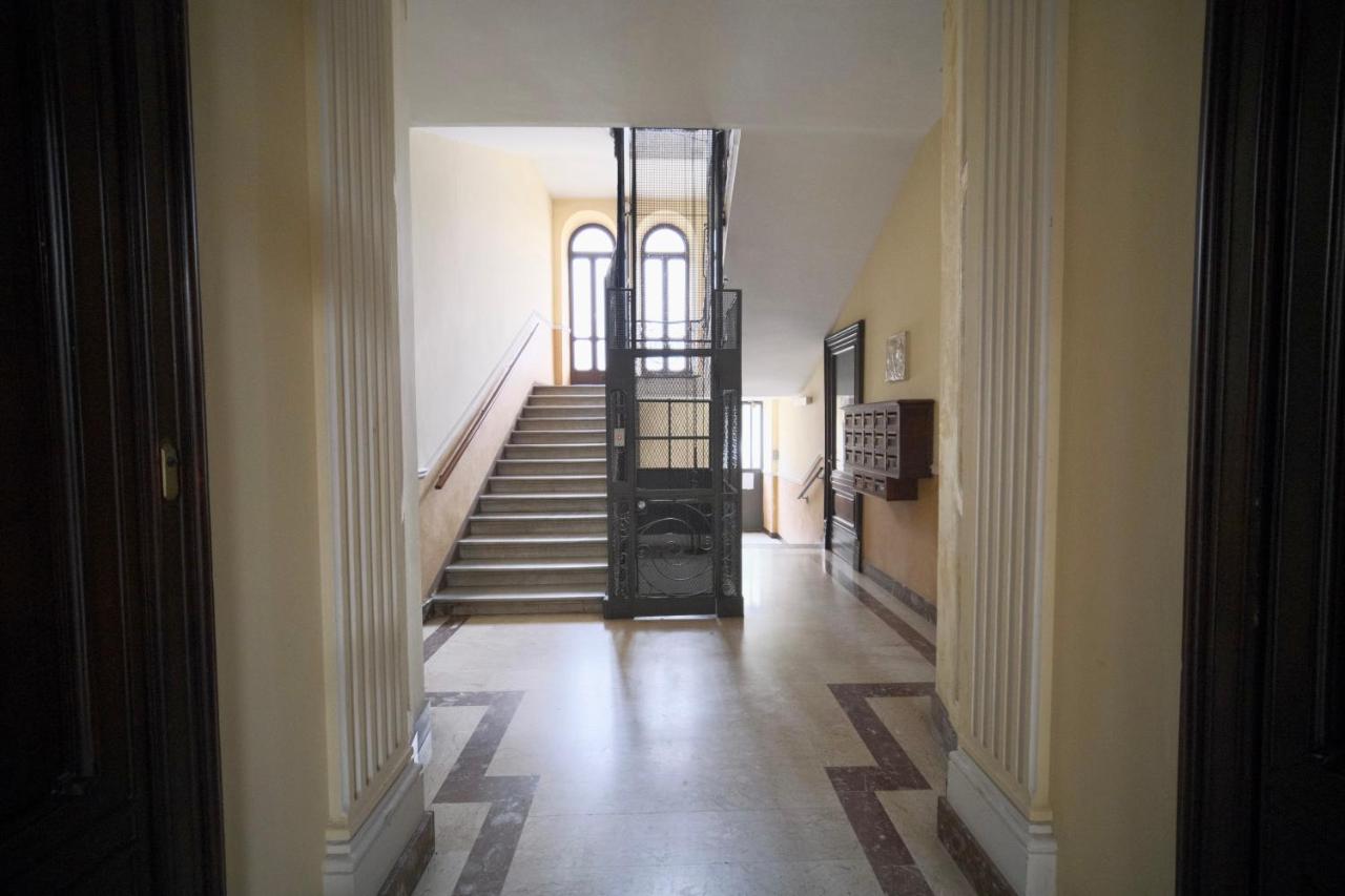 Appartamento Moderno ❴ 300 Mt. Da Porta Nuova ❵ Turin Ngoại thất bức ảnh